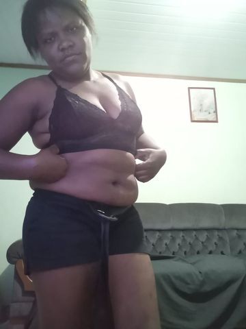 Olá me chamo quelzinha adoro fazer sexo vem gosar comigo adoro fazer sexo de 4